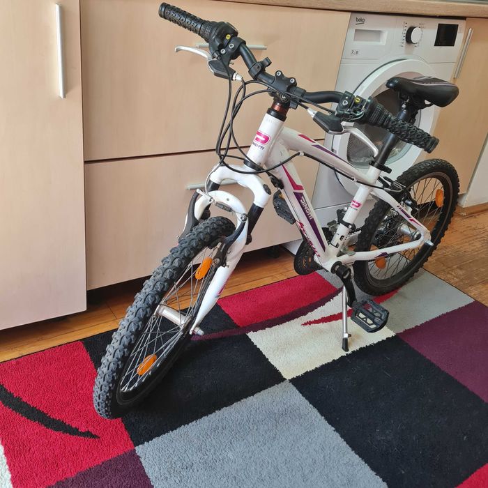 Bicicleta alba fete