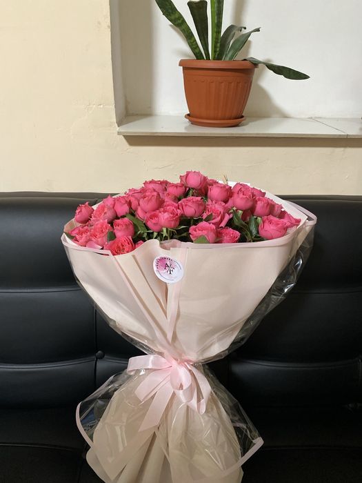 Цветы кустовые розы 11 штук