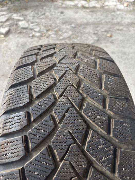 Продам Резину 215/50R17