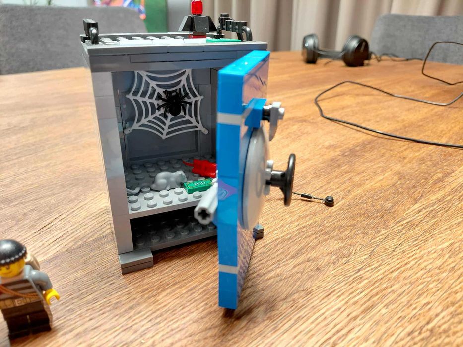 Конструктор Лего - модел LEGO 40110 - Лего касичка - Банков сейф