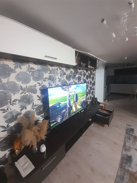 Гарнитур. Тумба с навесные шкафом.