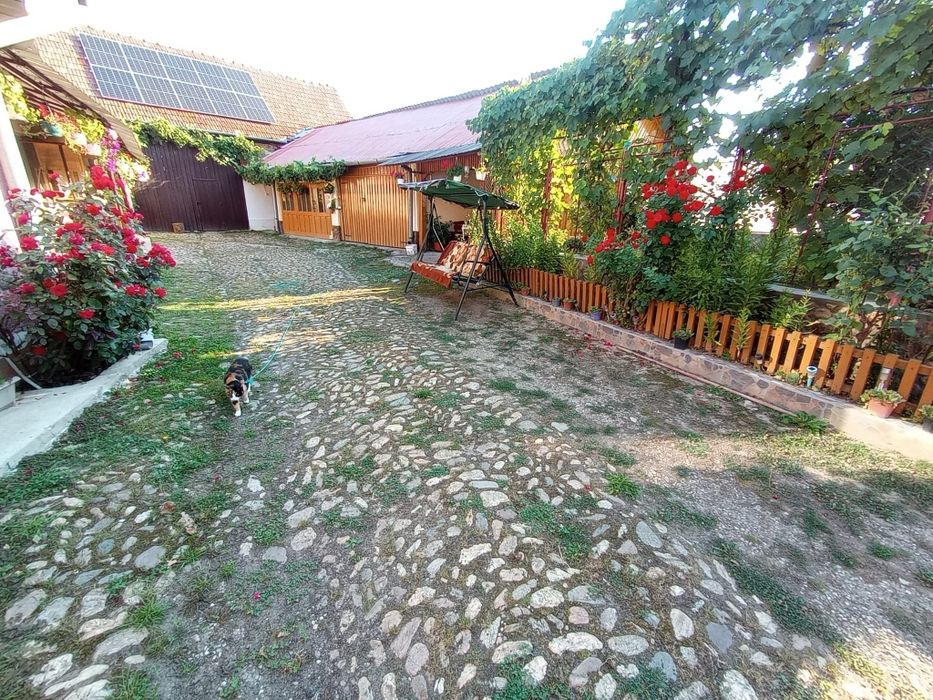Casa 140 mp, 1060 mp teren