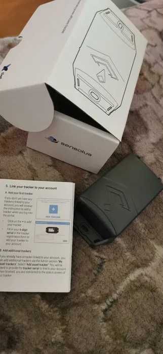 gps tracker ca in poza dispozitiv de urmarire