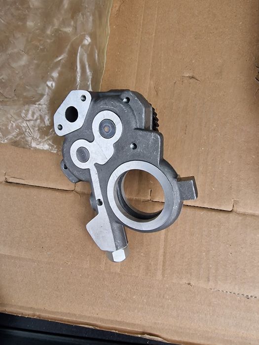 Pompa ulei tractor fiat 211 215 import Italia noua preț 1650  lei se p