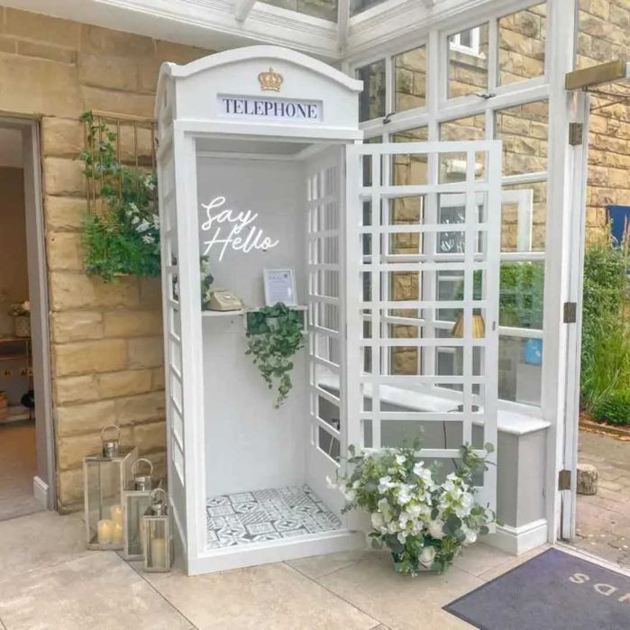 Cabina telefonica londoneza si audio guestbook