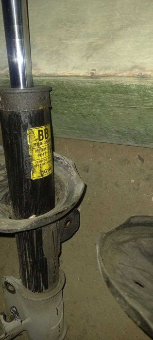 аммотризаторы ласетти передние 2 шт   б.у.