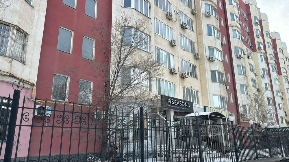 продается 4к квартира