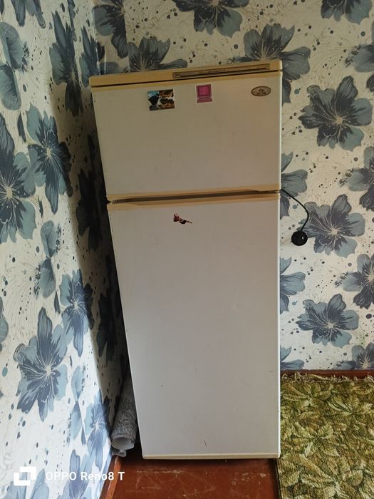 Продаем холодильник