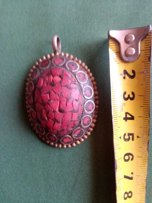 Стар медальон красива изработка