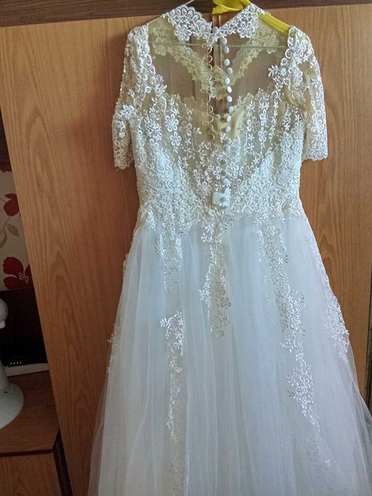 Булчинска рокля с дантела