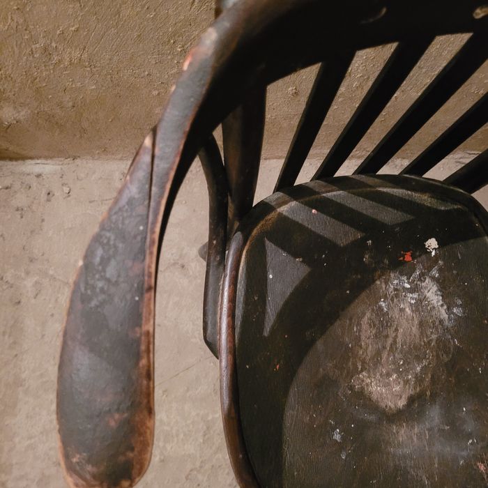 Градински стол запазено състояние