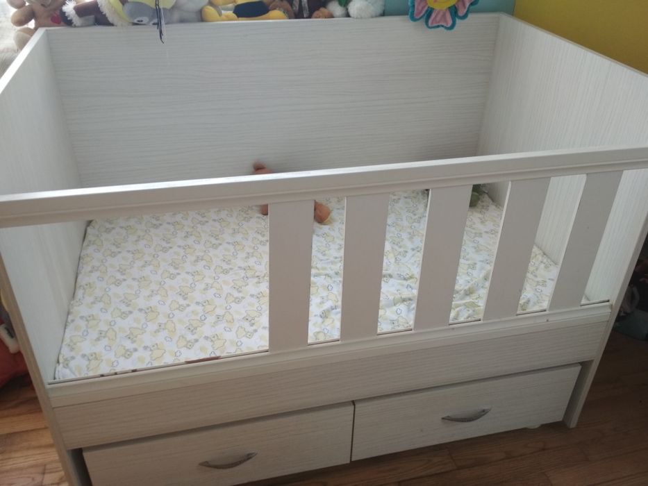 Кошара с люлеещ механизъм +матрак