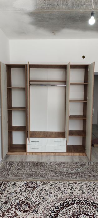 Сборщик мебели. Петли замена. Икея сборка.