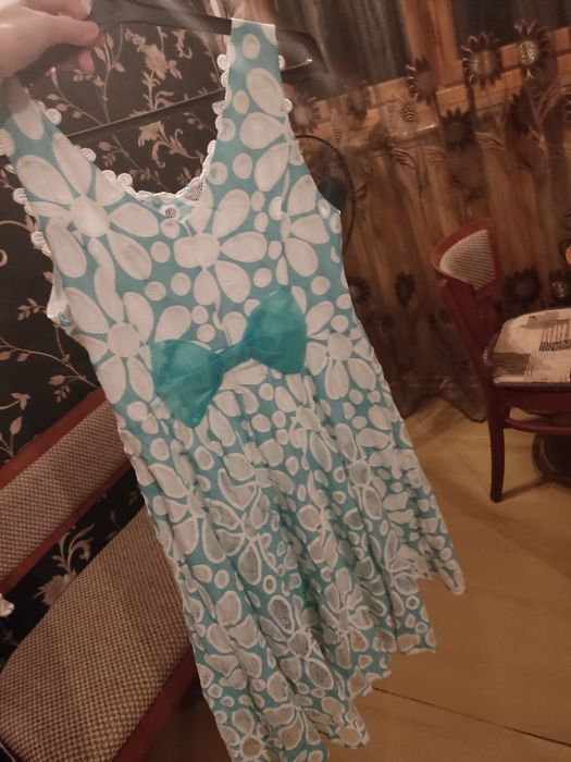 Срочно!Скидка!Шикарное платье на девочку,42 размер