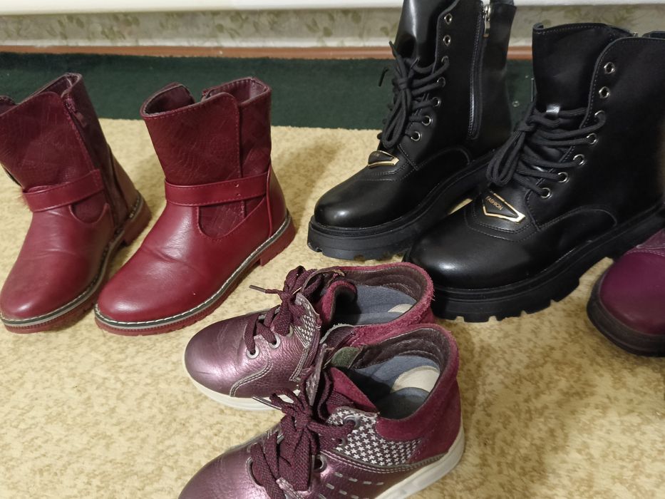 Продам обувь на девочку р. 37-38,