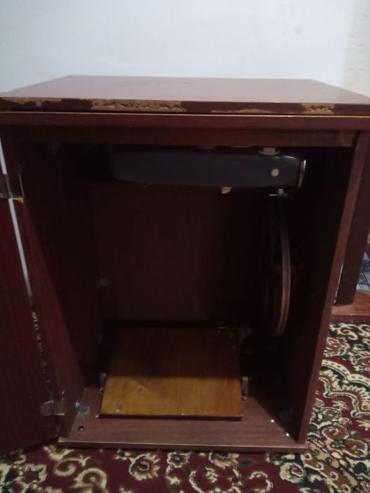 Tikuv mashinasi sotiladi. Chayka 2