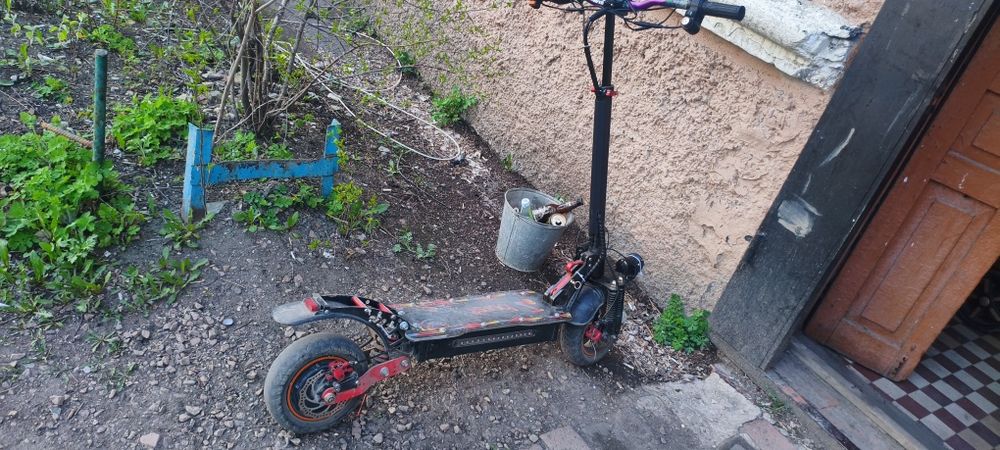 Продаю электро самокат
