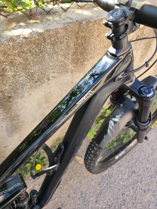 Карбонов Canyon Strive 29 цола М размер Rockshox Lyric,  Super Deluxe  1x12 GX Sram  Shimano Saint 4-бутални спирачки  Ендуро