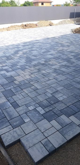 Montam pavaje borduri