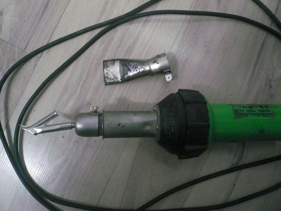 Пайка ПВХ, коммерческий линолеум .