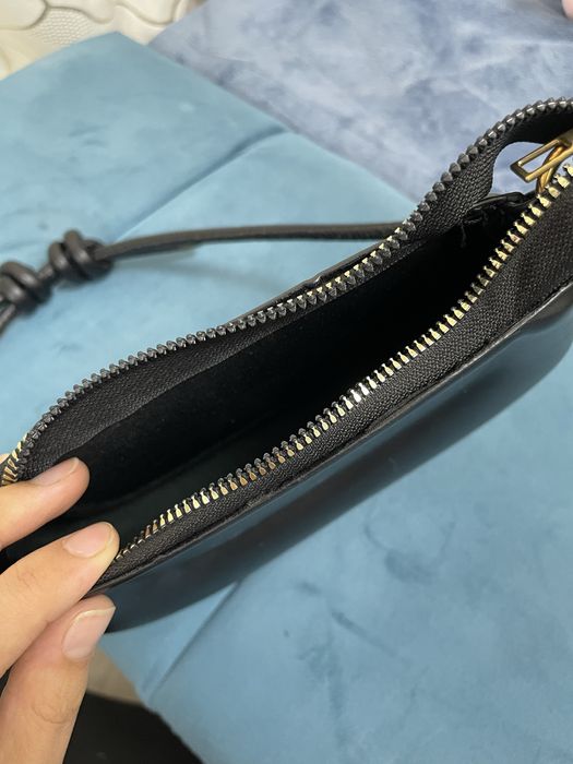 сумка белая и черная