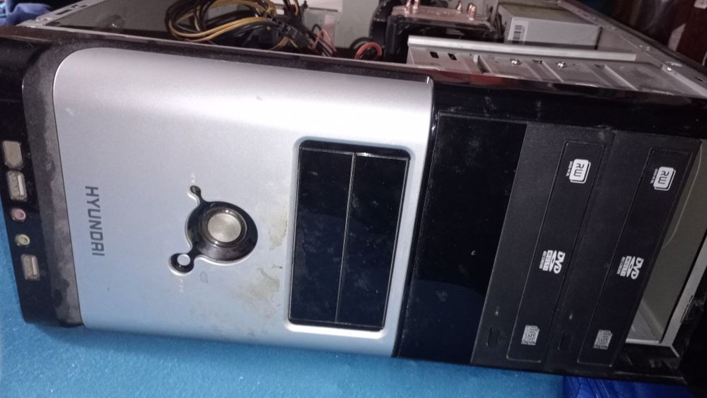 компютър четириядрен 4 рам