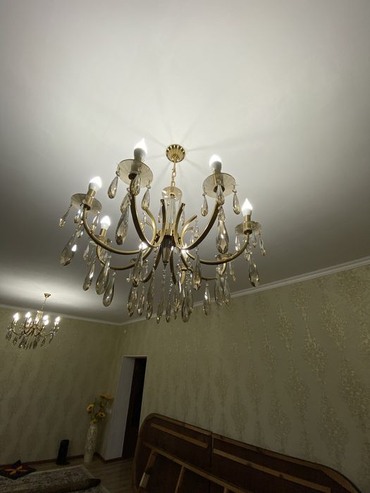 Люстра сатылады, екеуінің бағасы 35000 тг.