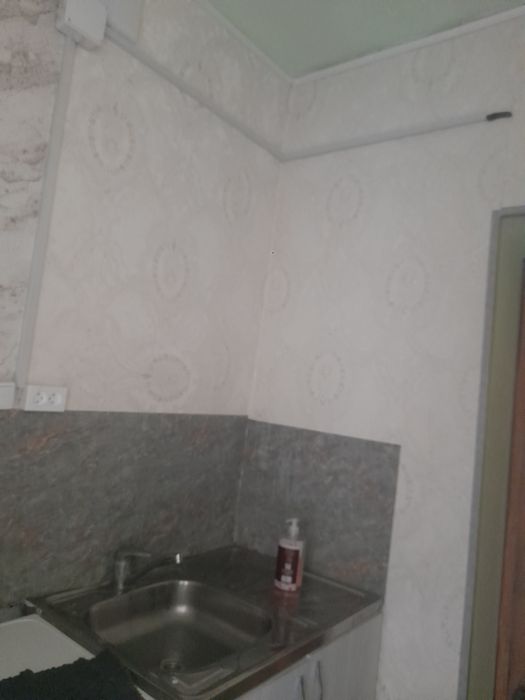 Срочно Продается!1 ком кв.бившее общежитье.Чирчик.