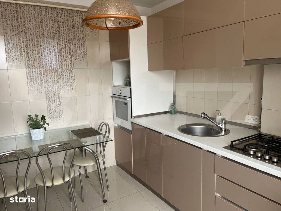 Apartament cu 3 camere, 90 mp, mobilat modern, zona Lipovei