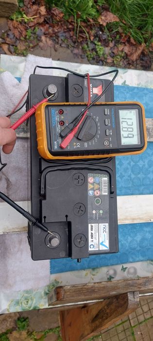 Продавам тягов акумулатор 12V 115AH