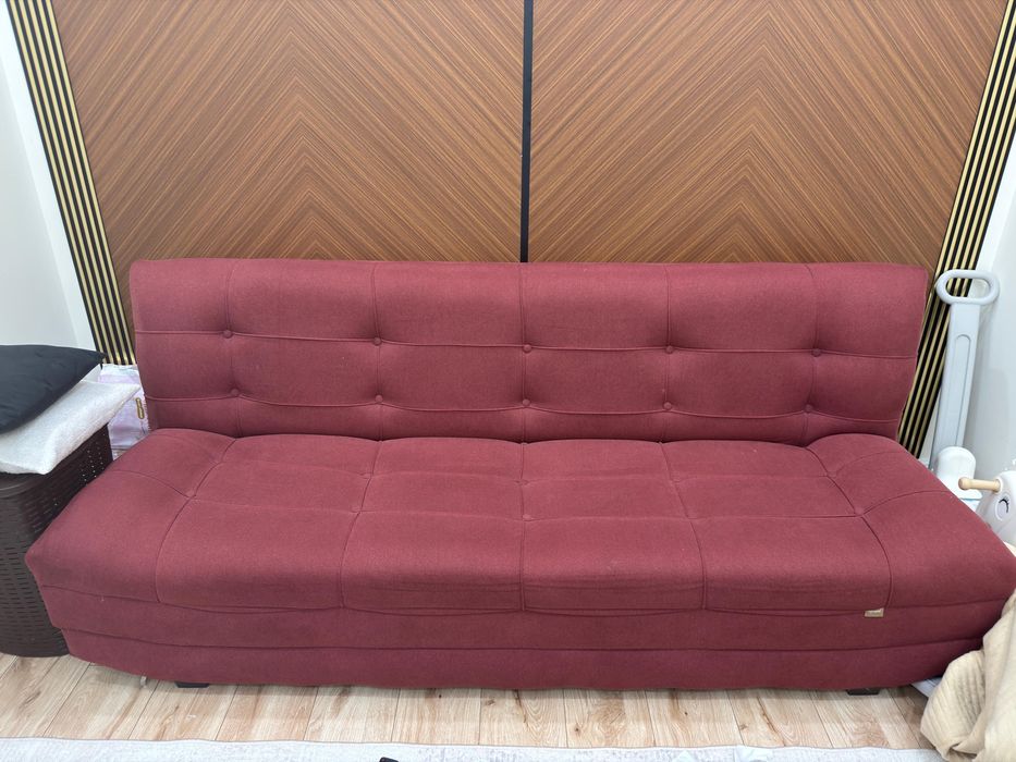 Диван бордовый расклвдной
