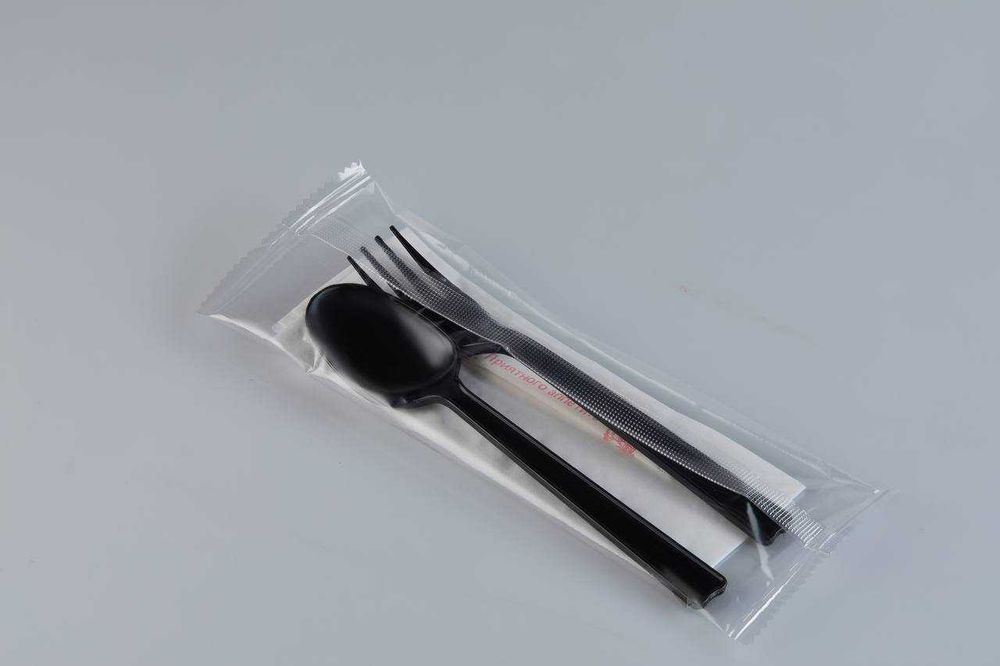 Qoshiq, vilka, salfetka,zubachistka–1 to‘plamda.r.НАБОР ложка ВИЛКА