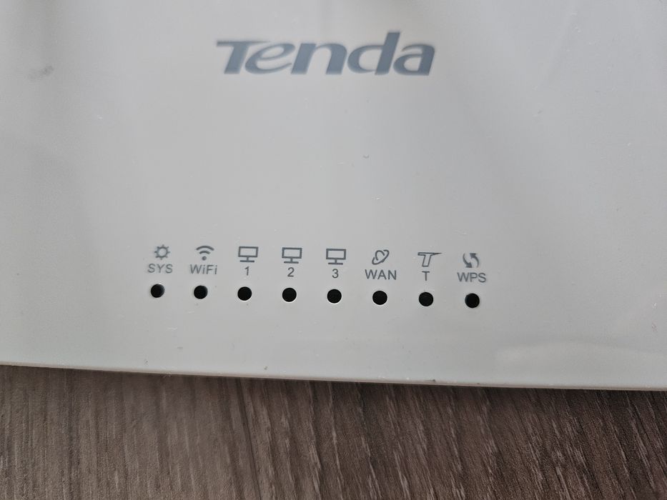 Router Tenda N300, alb