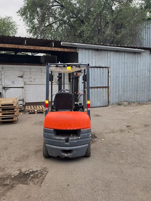 Продам Кара срочно тайота