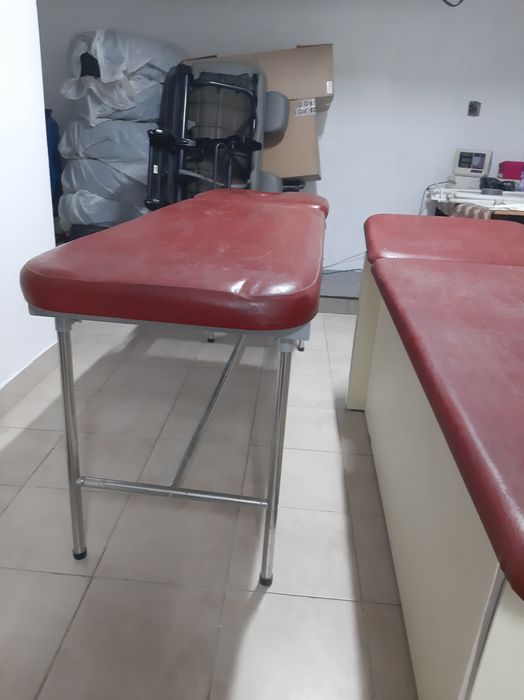 Vand 2 mese fixe de masaj