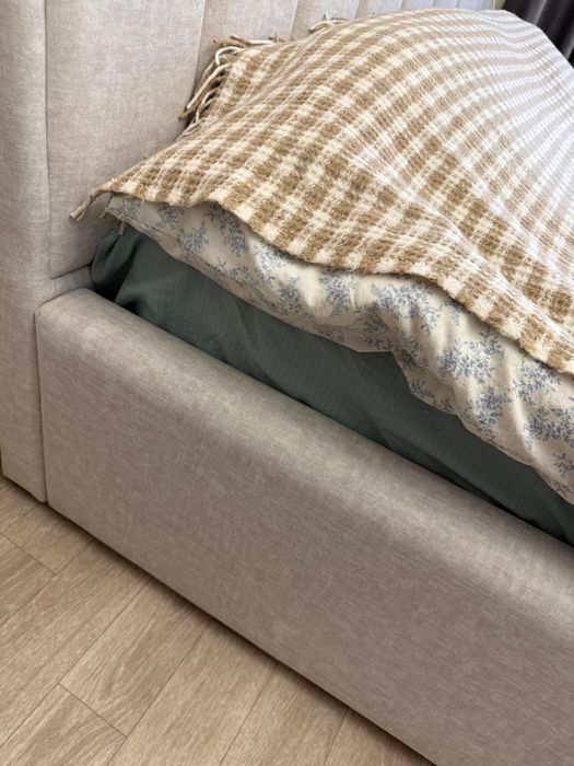 Спальная кровать