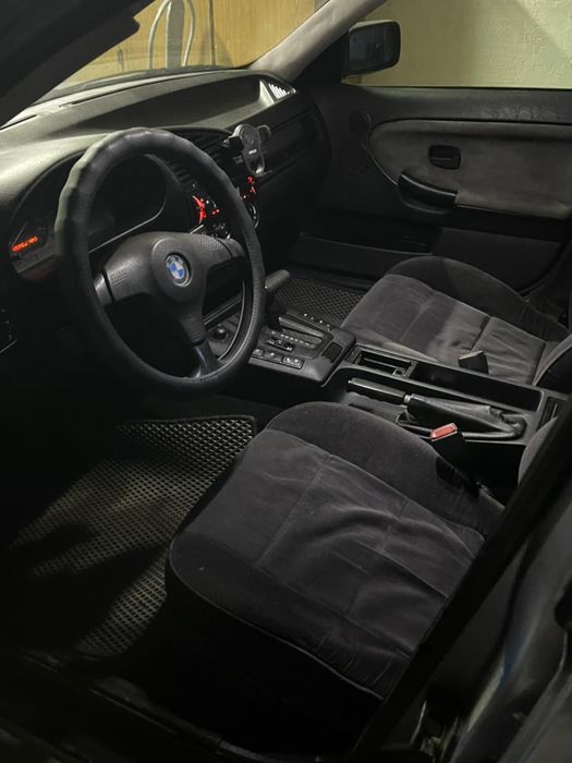 BMW 325 e36 седан