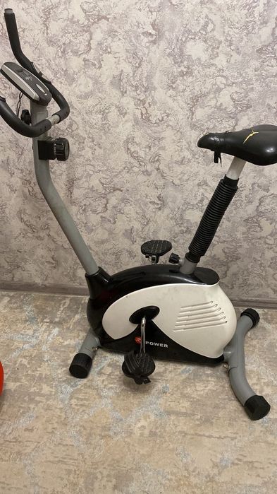 Тренажерный велосипед