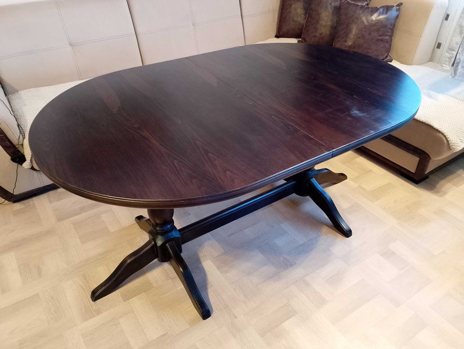 Трапезна маса 100/160+40см, височина 75 см.