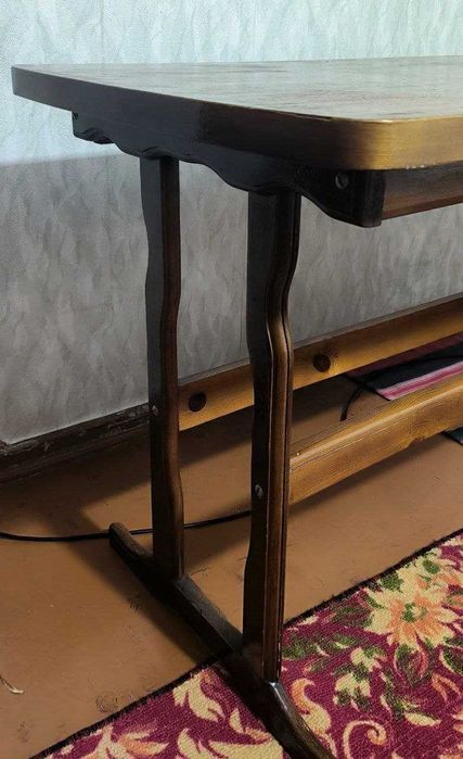 Продам стол. Размер-120*60 высота -75