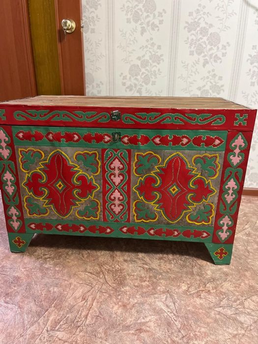 Деревянный сундук