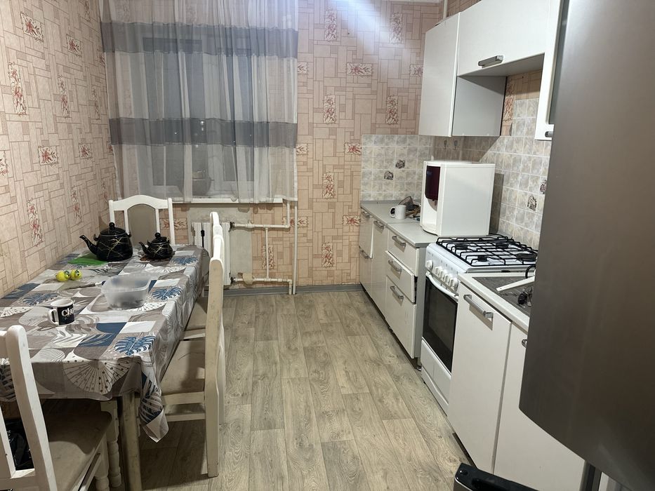 Продам 2 комнатную  квартиру 67м2 , 12 мкрн