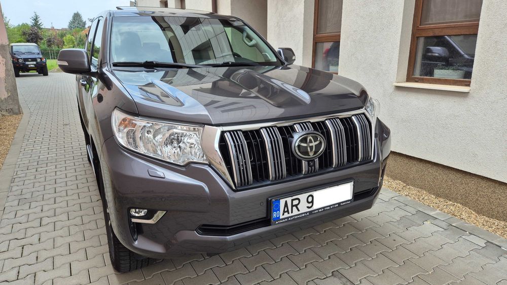 Toyota Land Cruiser 150 Executive, 3 usi, autoutilitara N1