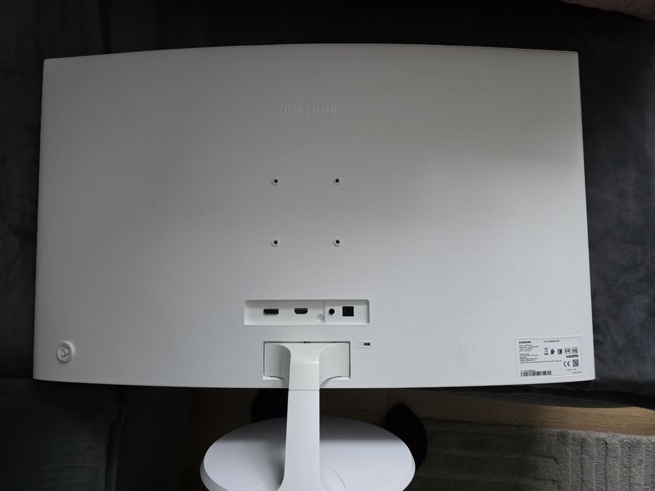 Monitor curbat Samsung 32 inch,FHD,alb