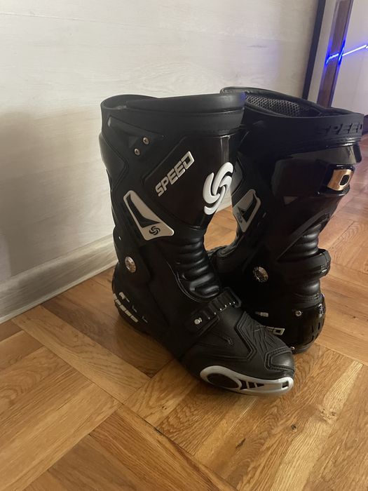 motocross boots нови не са носени 42номер