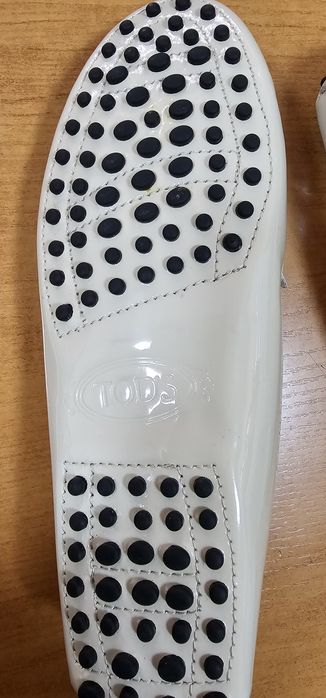Tods мокасини естествен лак