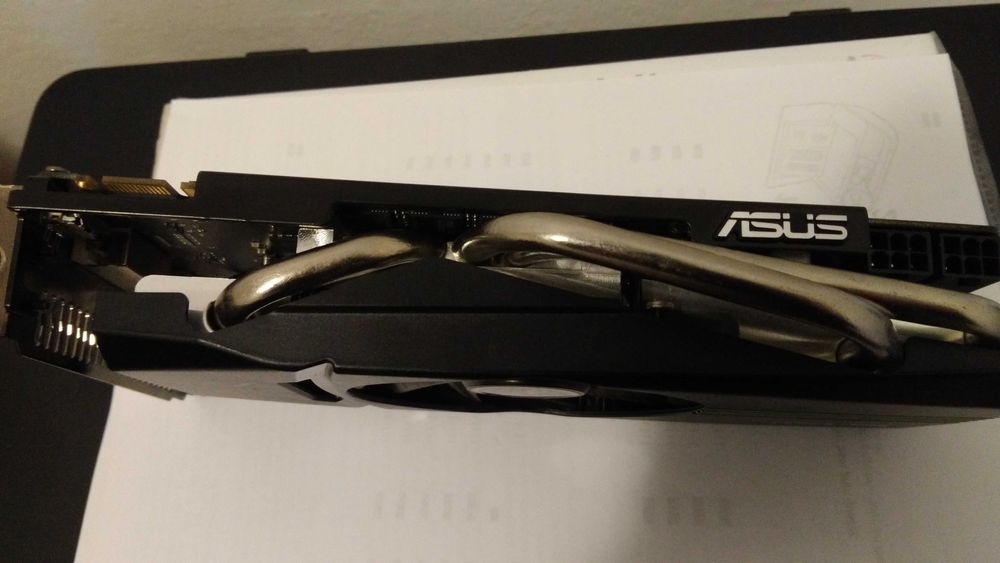 Placa video ASUS GeForce GTX 460, de colectie