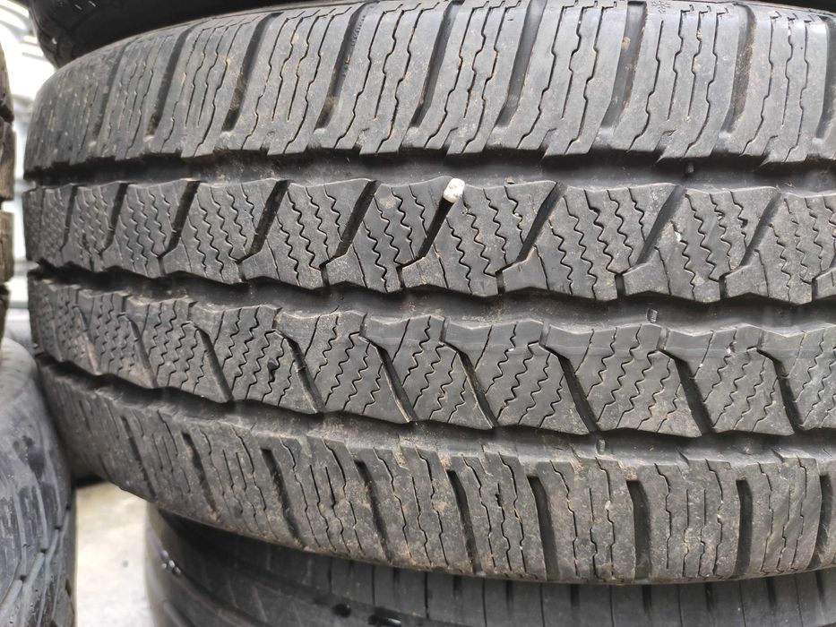 4бр Зимни гуми 225 55 17 С - Continental