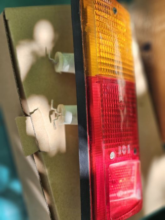 Lampa Dacia 1300 si Buson umplere ulei.