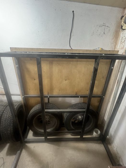 Продается мебельный стол